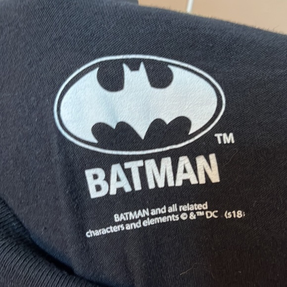 Batman the freaks come out at night graphic T-shirt - Picture 8 of 8